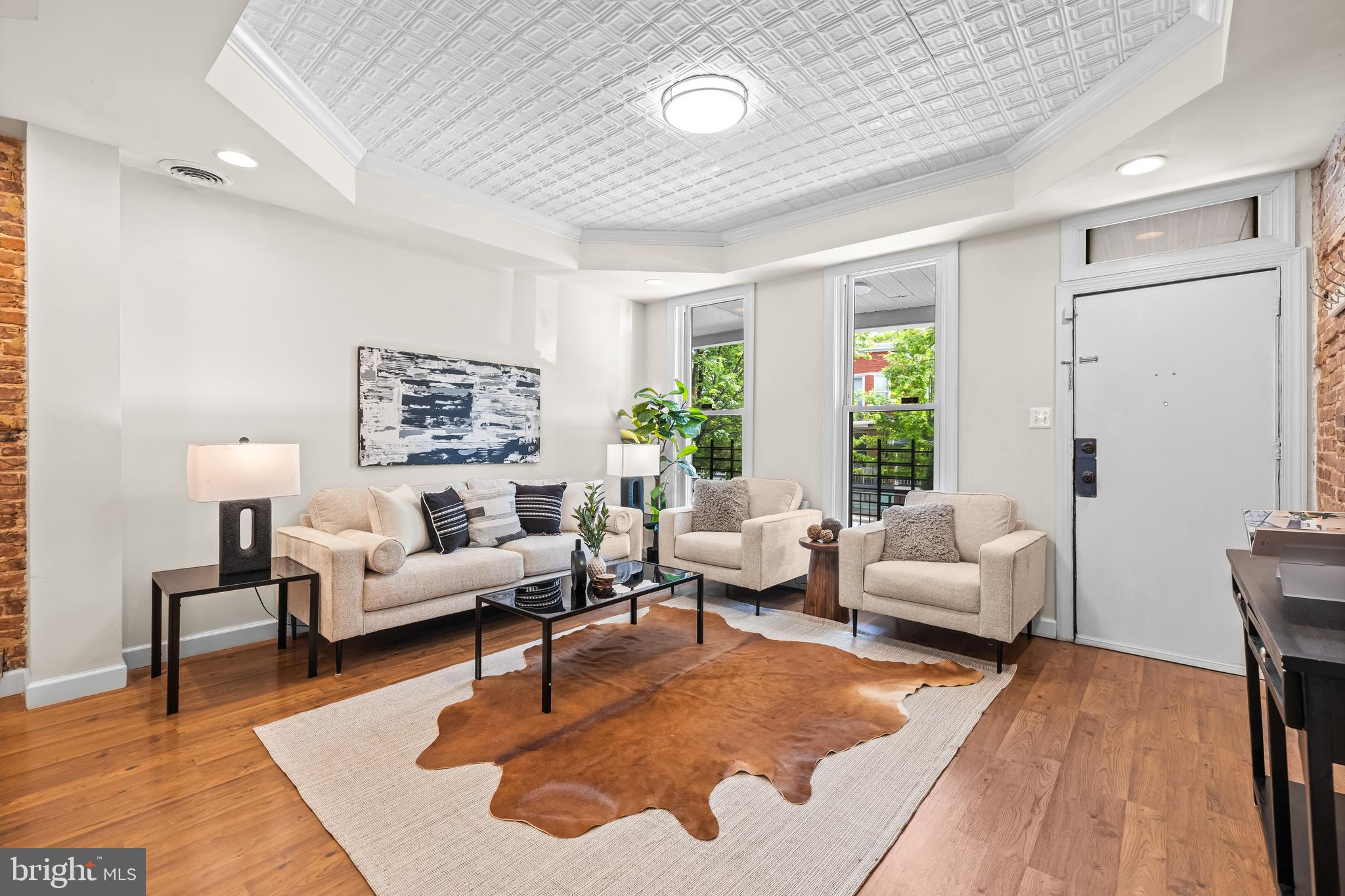 326 E 28TH STREET