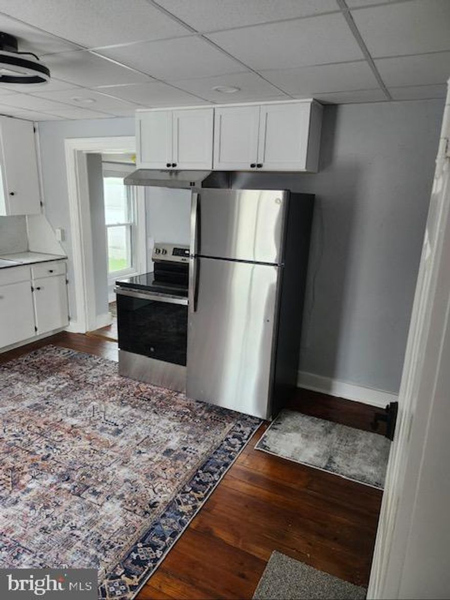 Rent includes all utilities
Completely updated two bedroom apartment. Beautiful Hardwood Floors. Nice size rooms.
Second Floor. Williamsport Schools. 
Call to schedule a showing and for more details.