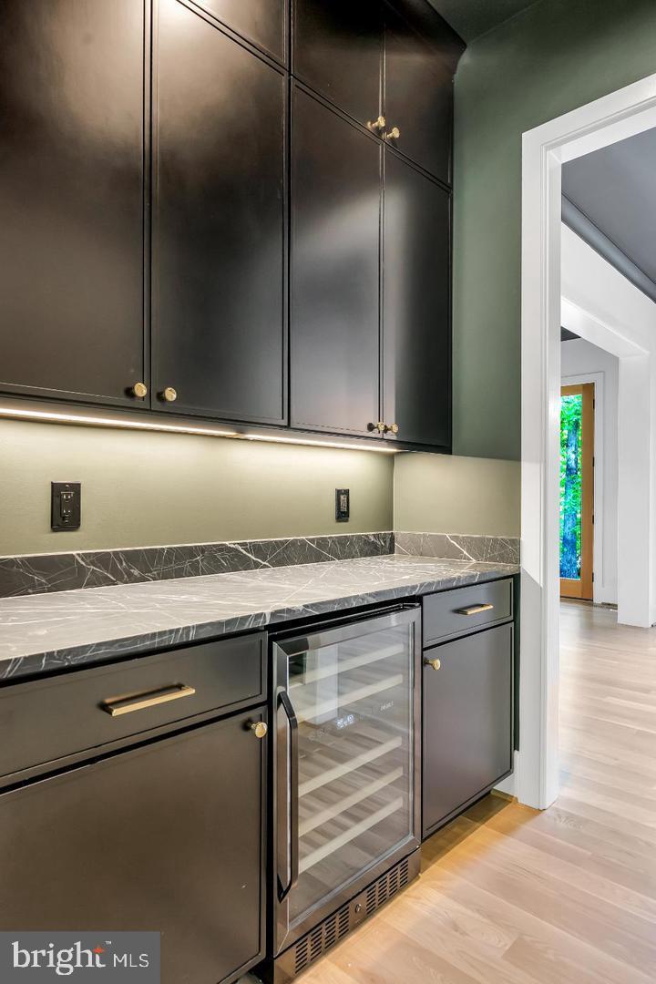 WESTWOOD MANOR - Residential