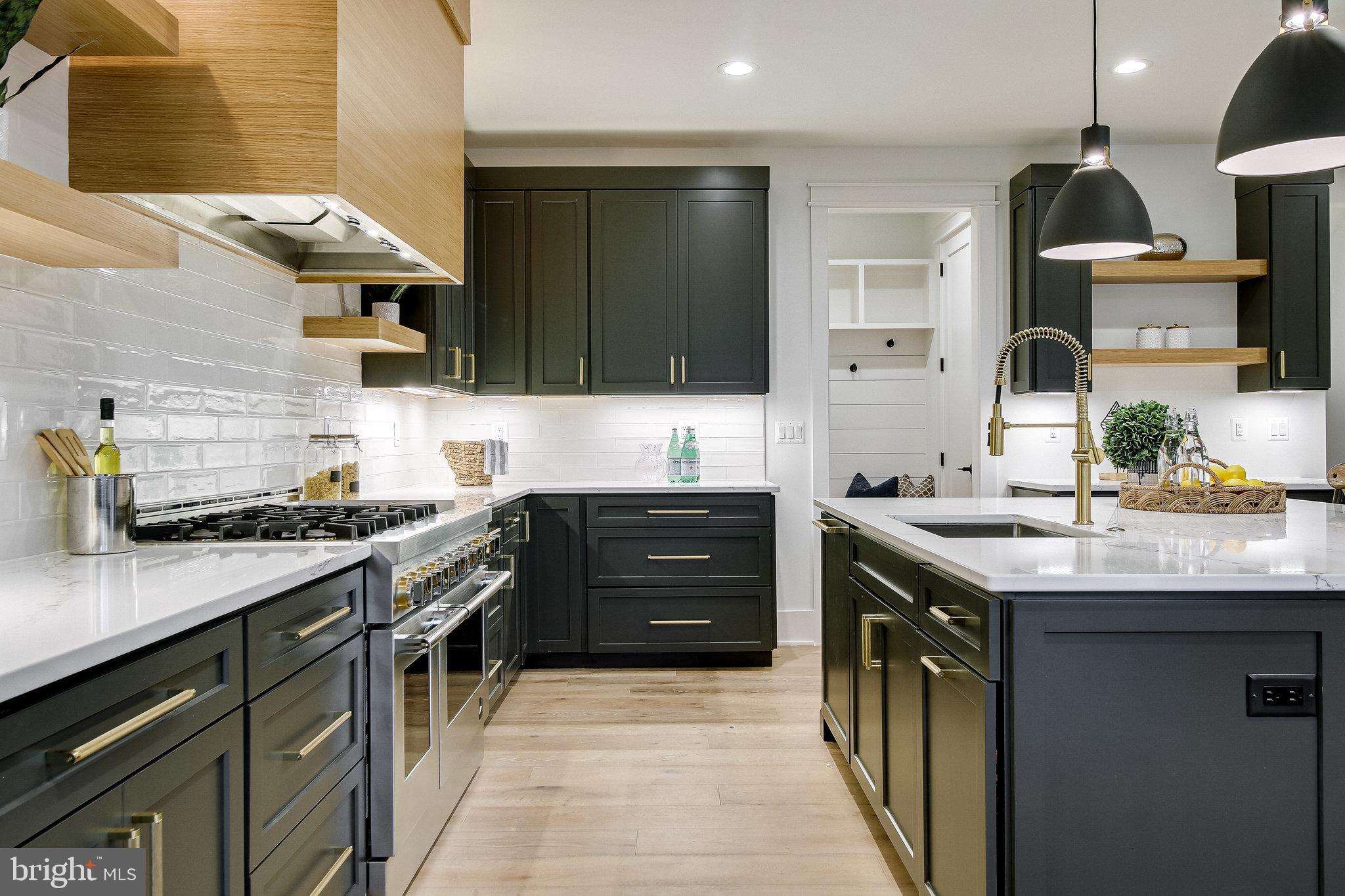 WESTWOOD MANOR - Residential