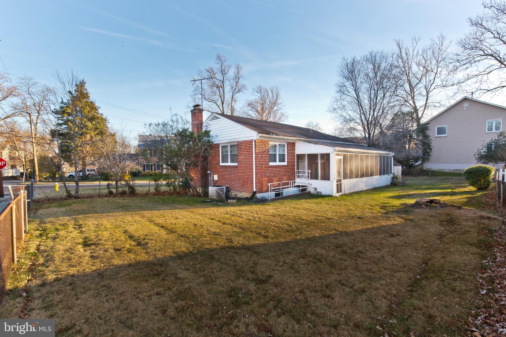 WILLIAMSBURG VILLAGE - Residential