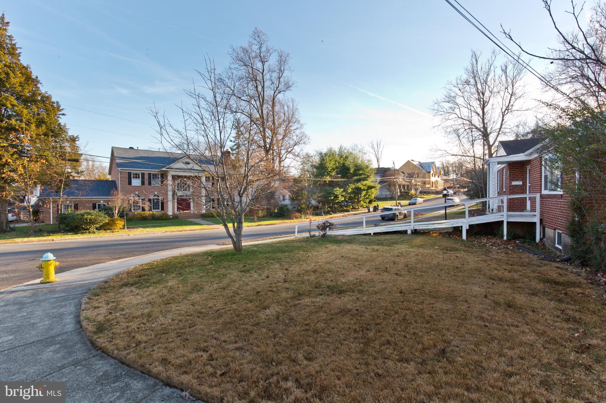 WILLIAMSBURG VILLAGE - Residential