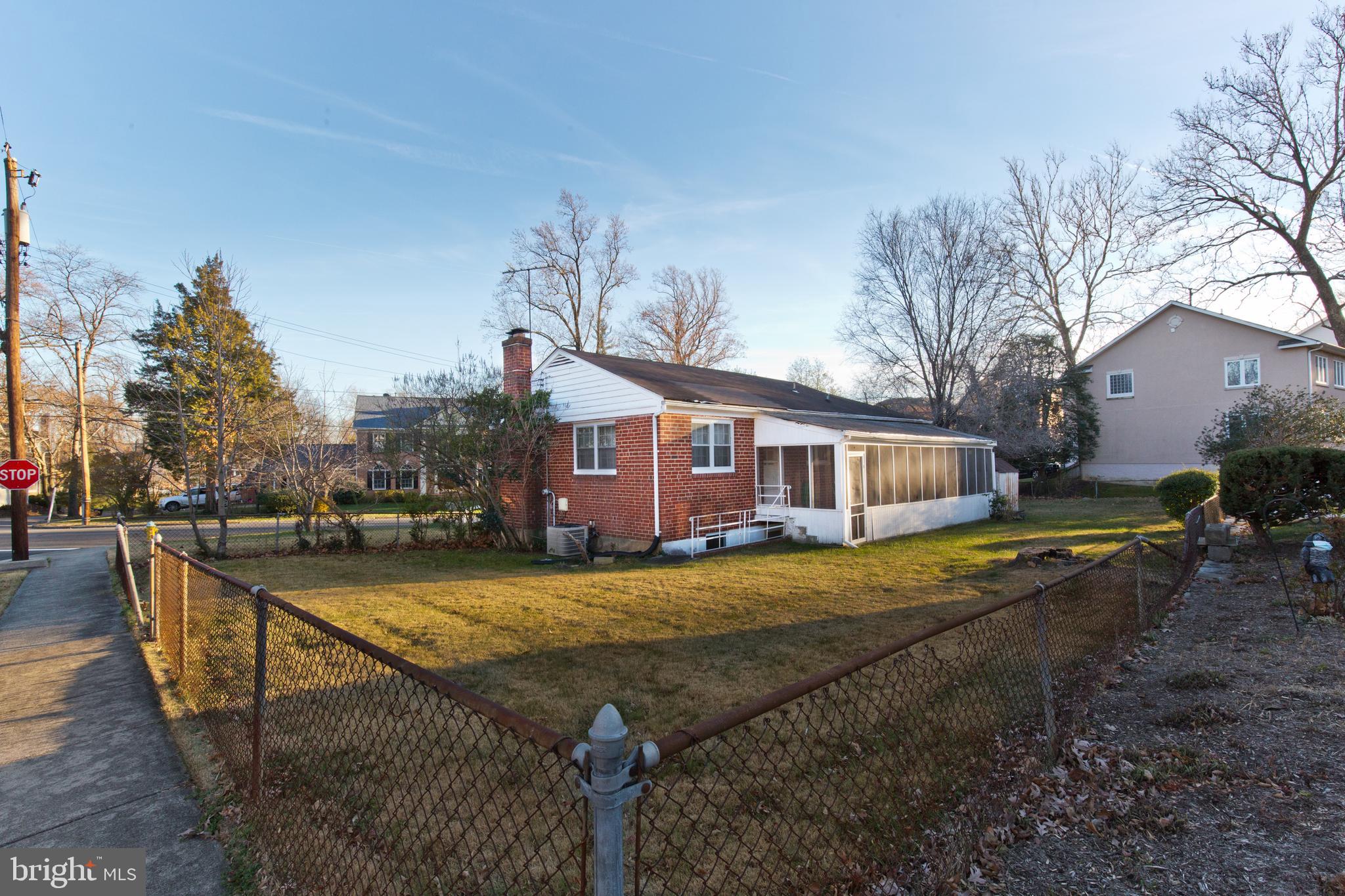 WILLIAMSBURG VILLAGE - Residential