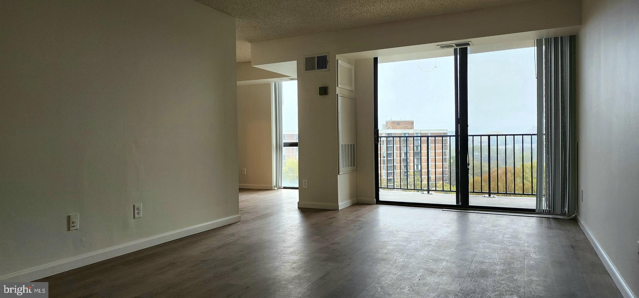 IDYLWOOD TOWERS CONDO - Residential Lease