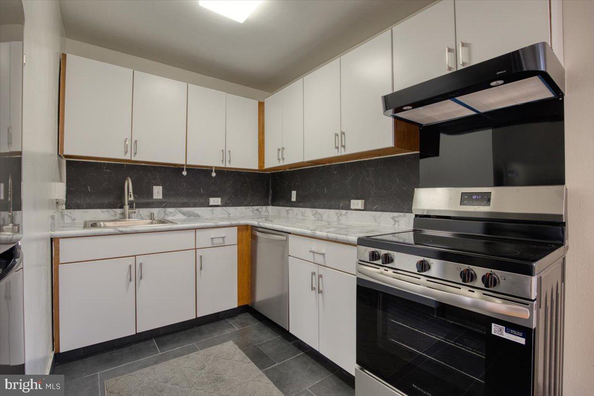 RIDDLE GLEN - Residential Lease