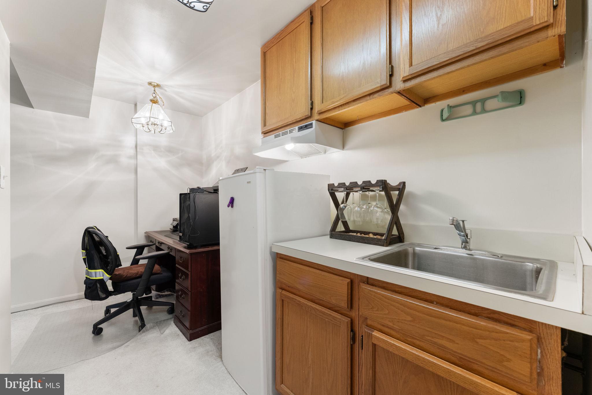 HILLSIDE TOWNES - Residential Lease