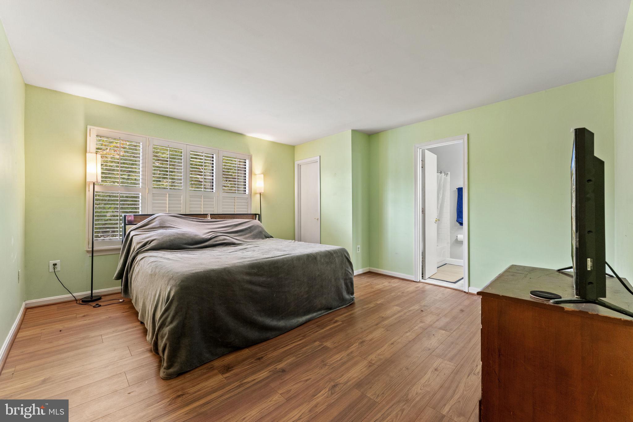 HILLSIDE TOWNES - Residential Lease