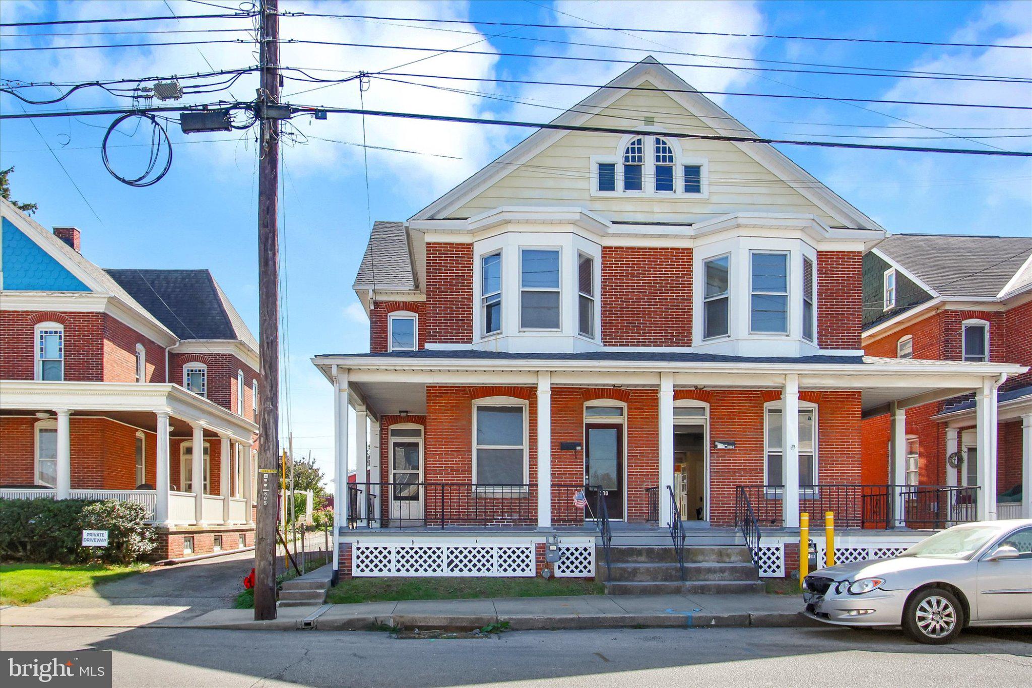 282 THIRD STREET