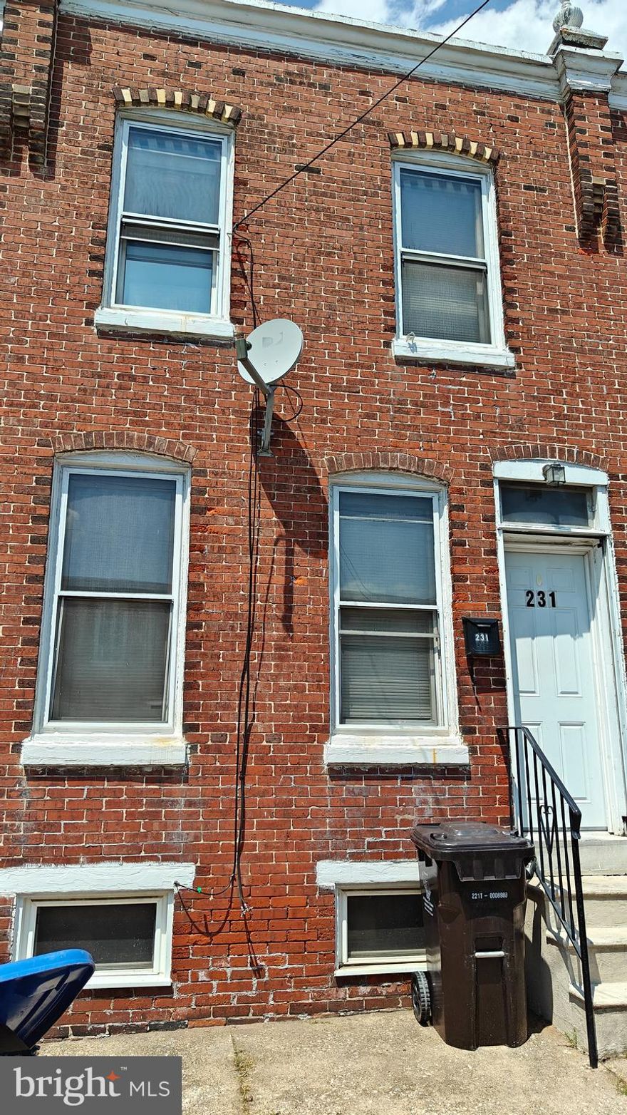 A solid and well maintained rental in Norristown. Value add potential with modest updates to maximize rents. Sold strictly as-is, with buyer responsible for U&O.
Afternoon/evening showings only.