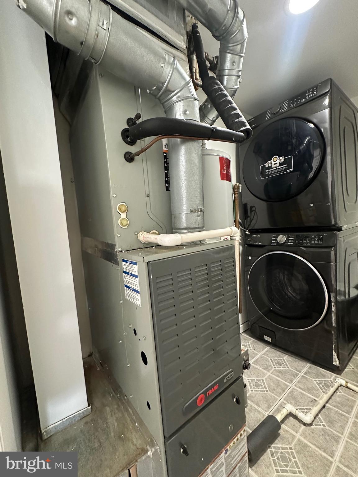 REFLECTION LAKE - Residential