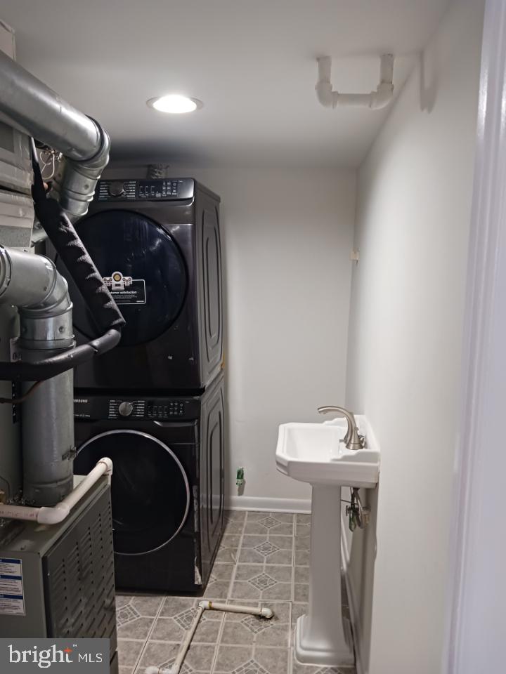 REFLECTION LAKE - Residential