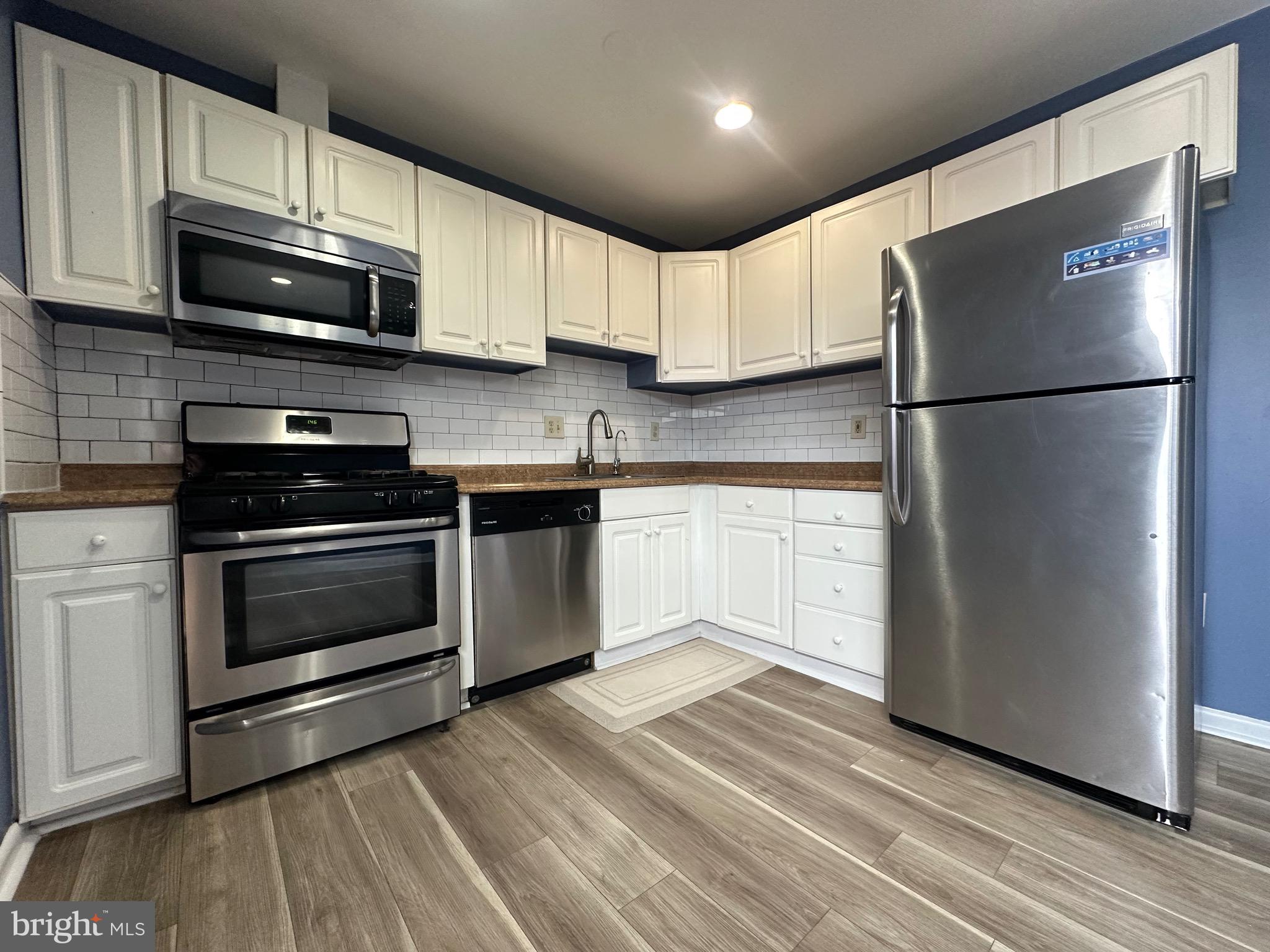 REFLECTION LAKE - Residential