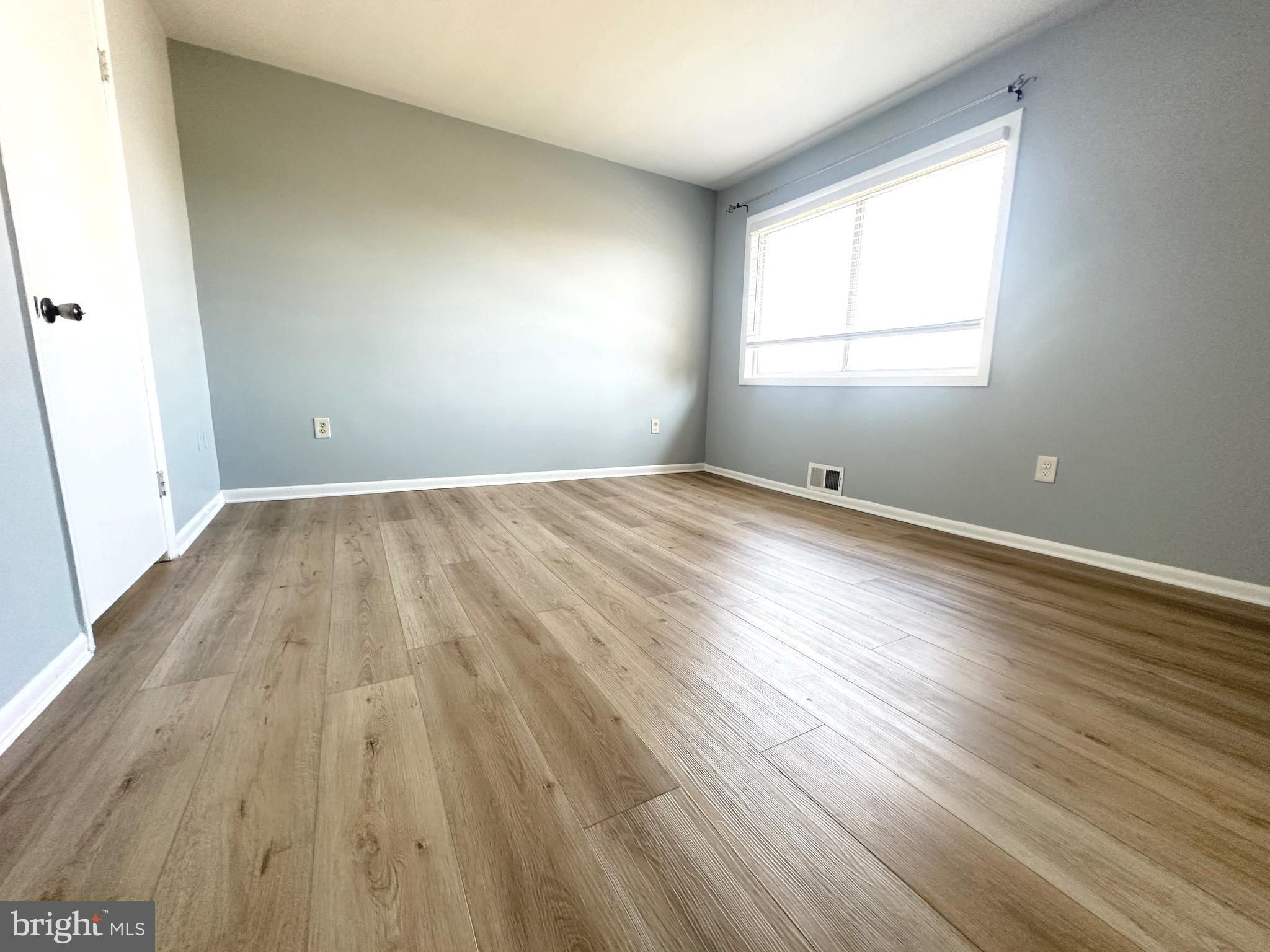 REFLECTION LAKE - Residential