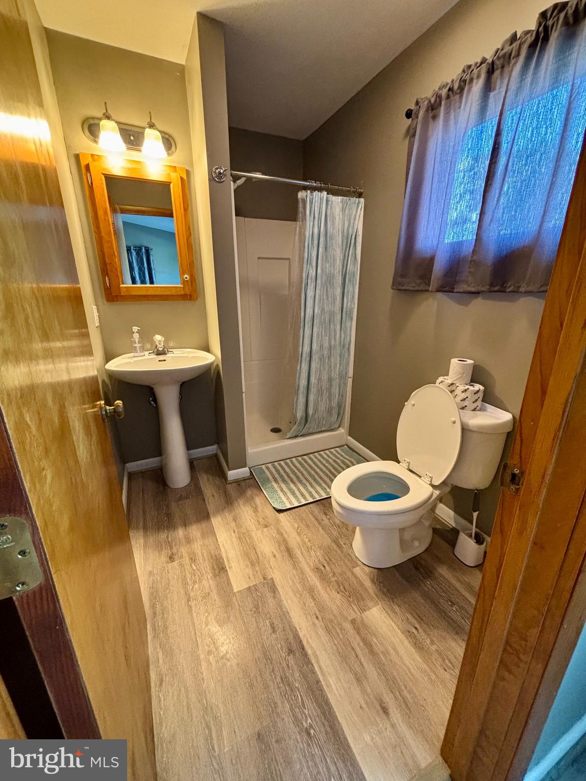 CORNERSVILLE - Residential