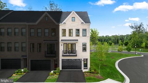 42129 SHINING STAR SQUARE ASHBURN VA 20148