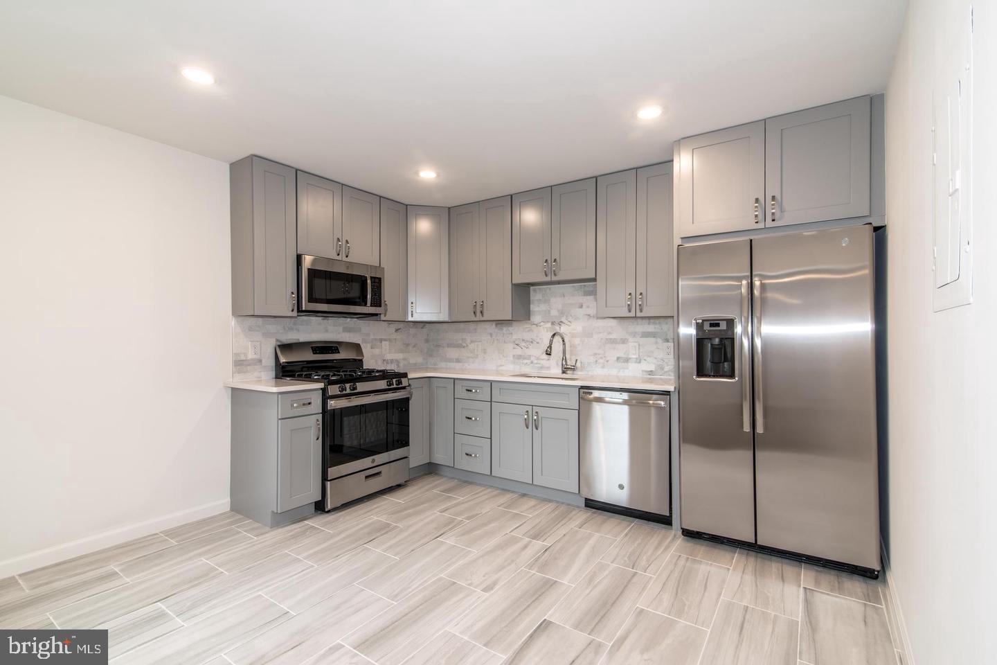 2720 7TH STREET NE 302