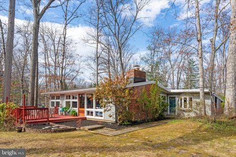 Photo of 3408 Hartwell Court, FALLS CHURCH, VA 22042 (MLS # VAFX2290270)