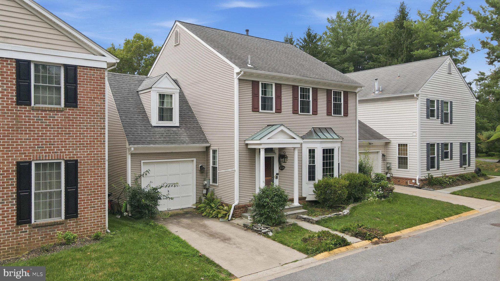 8704 VANILLA LEAF COURT