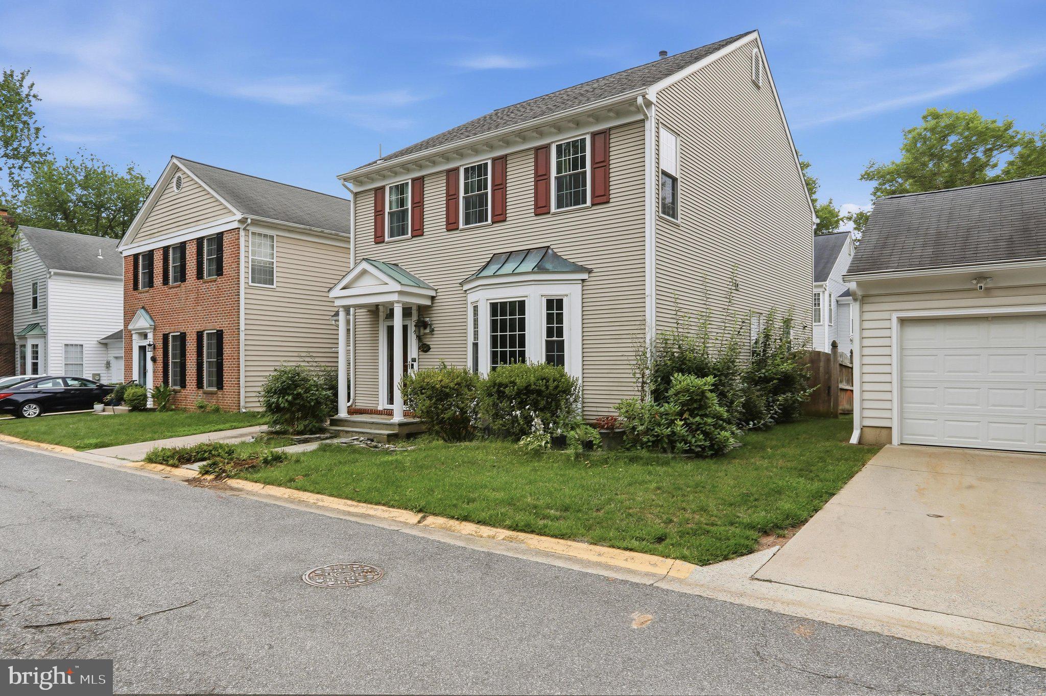 8704 VANILLA LEAF COURT