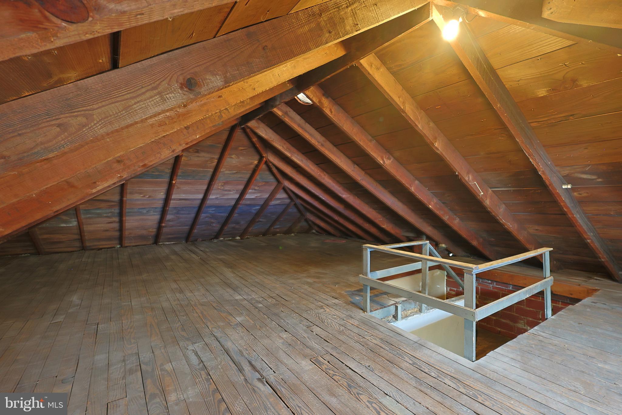 WEST SIDE - Residential