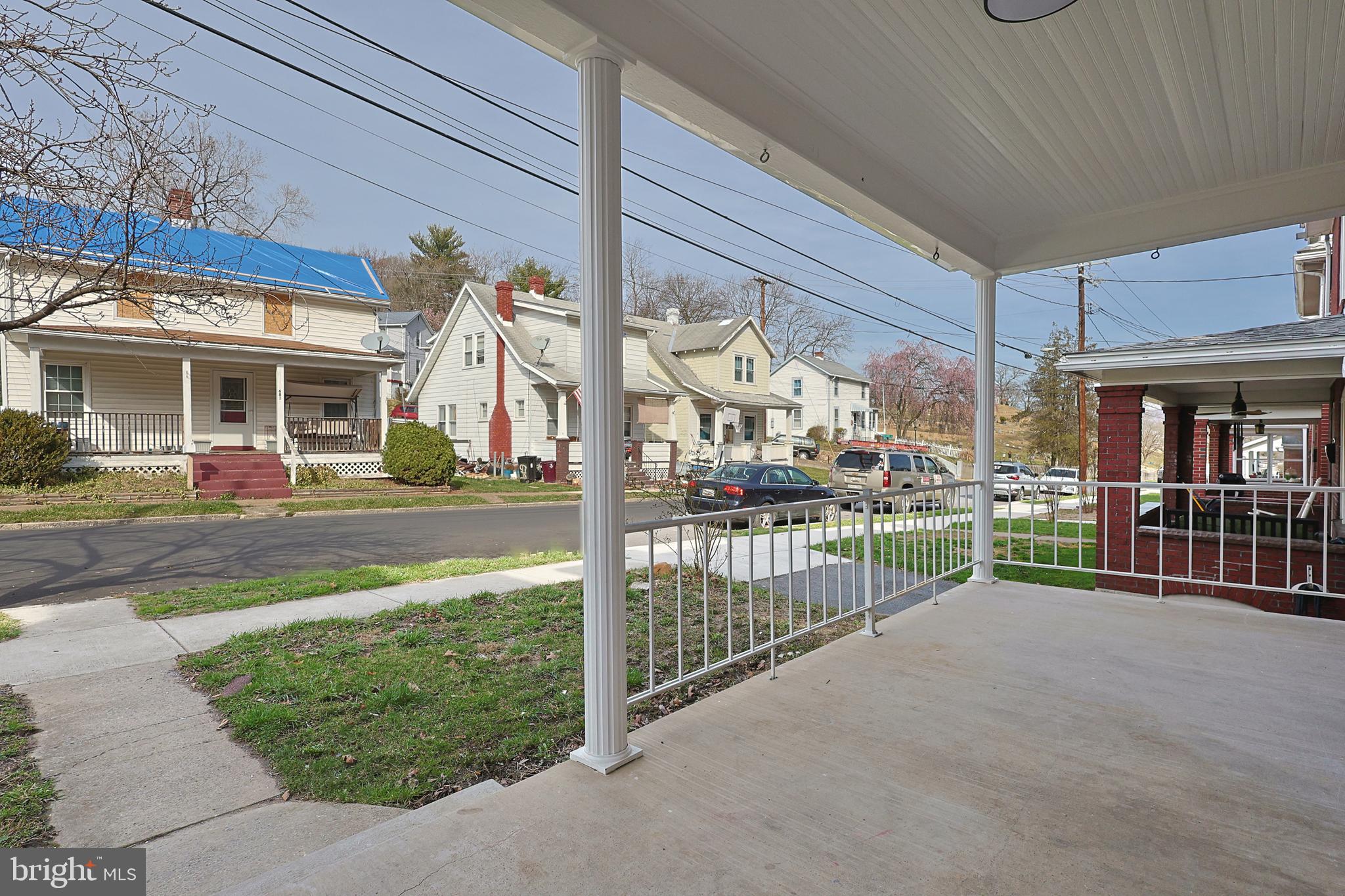 WEST SIDE - Residential