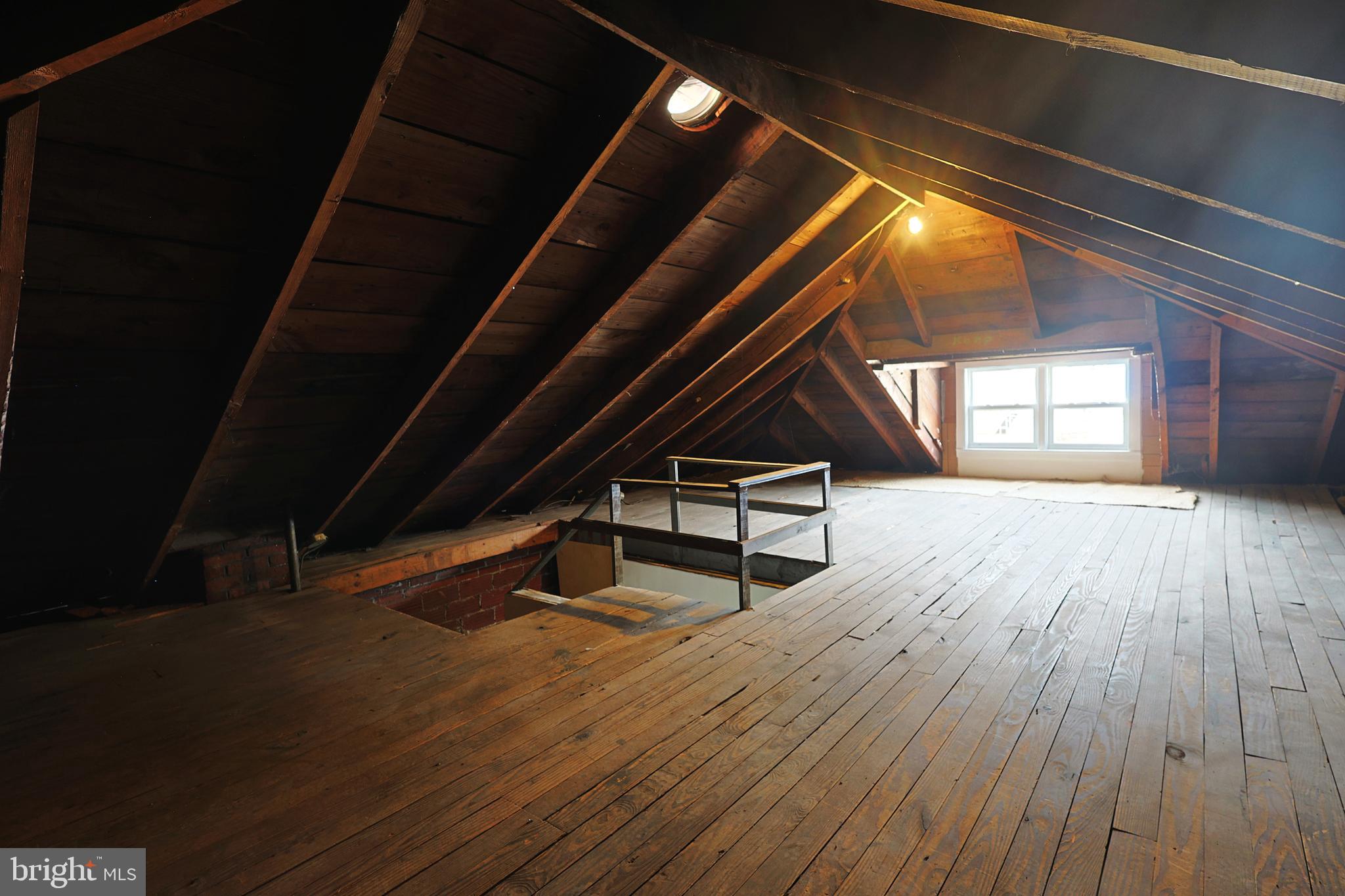 WEST SIDE - Residential