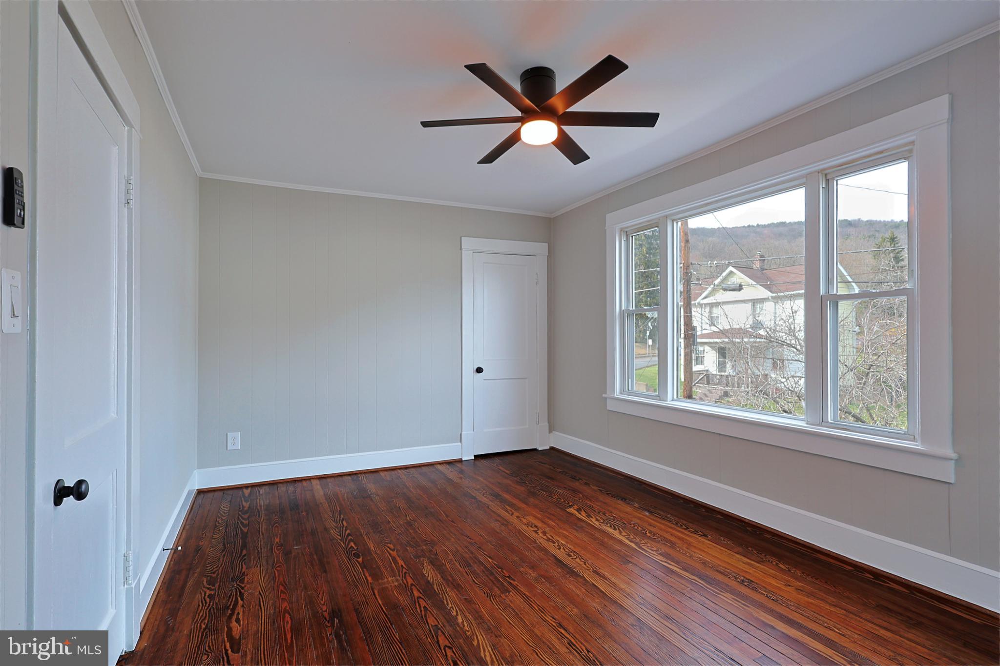 WEST SIDE - Residential