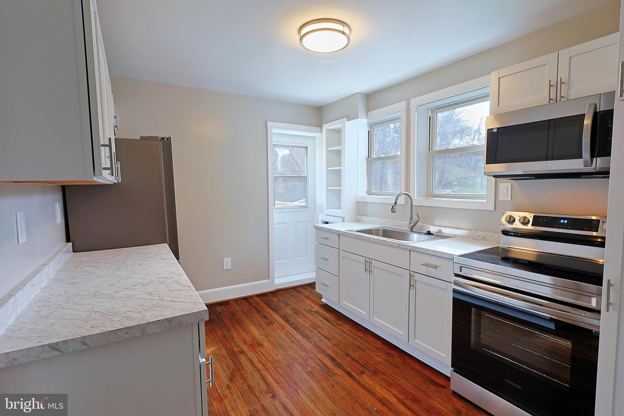 WEST SIDE - Residential