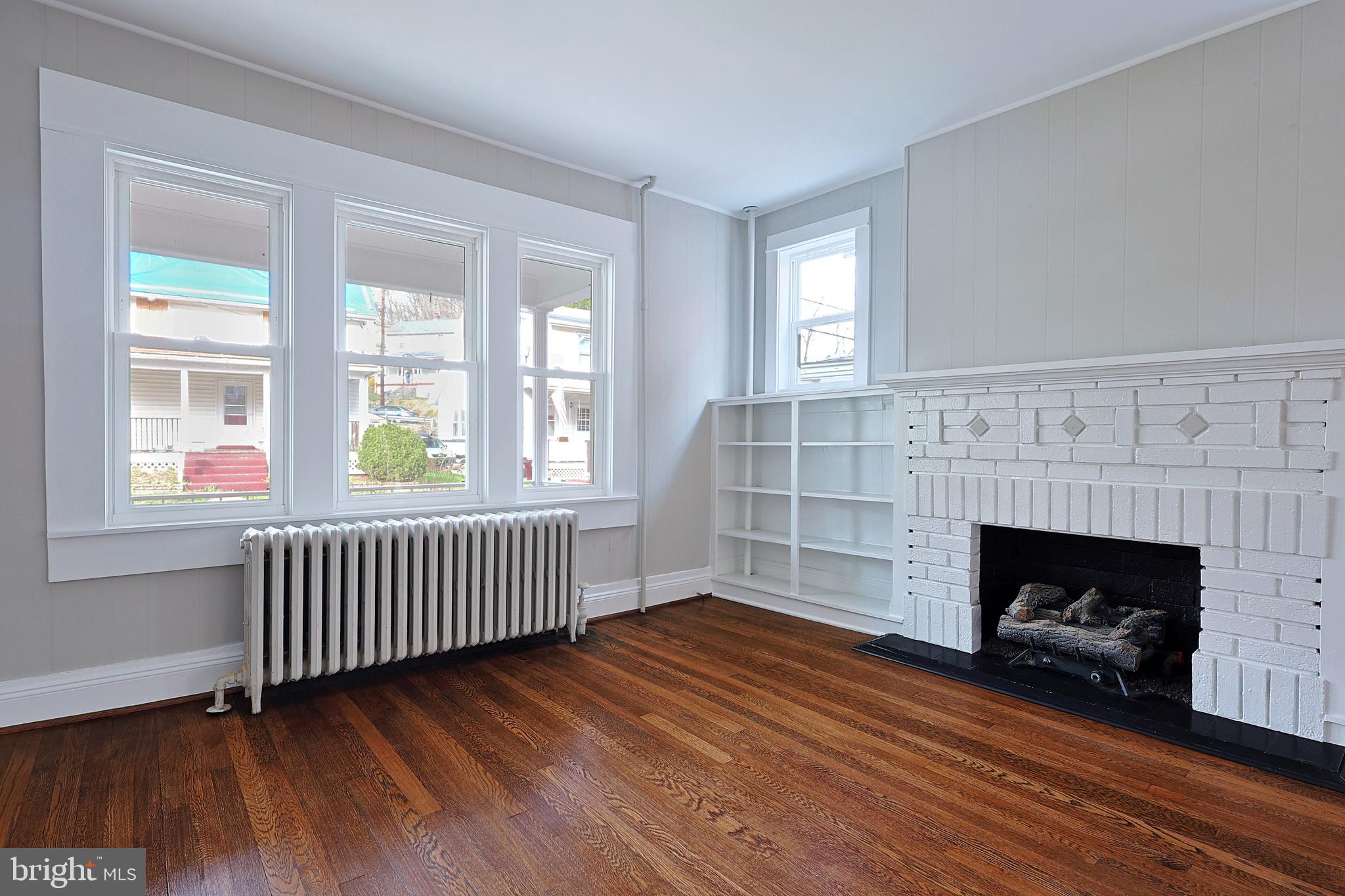 WEST SIDE - Residential