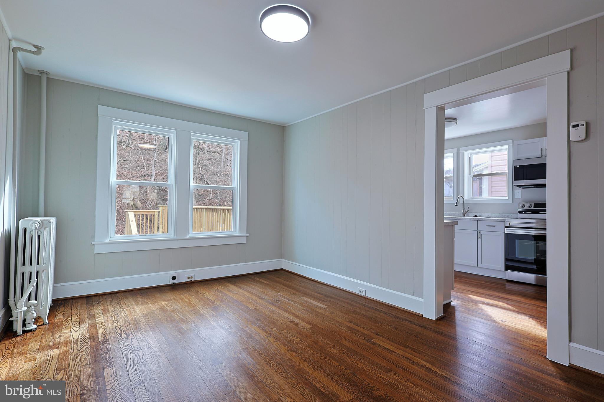 WEST SIDE - Residential