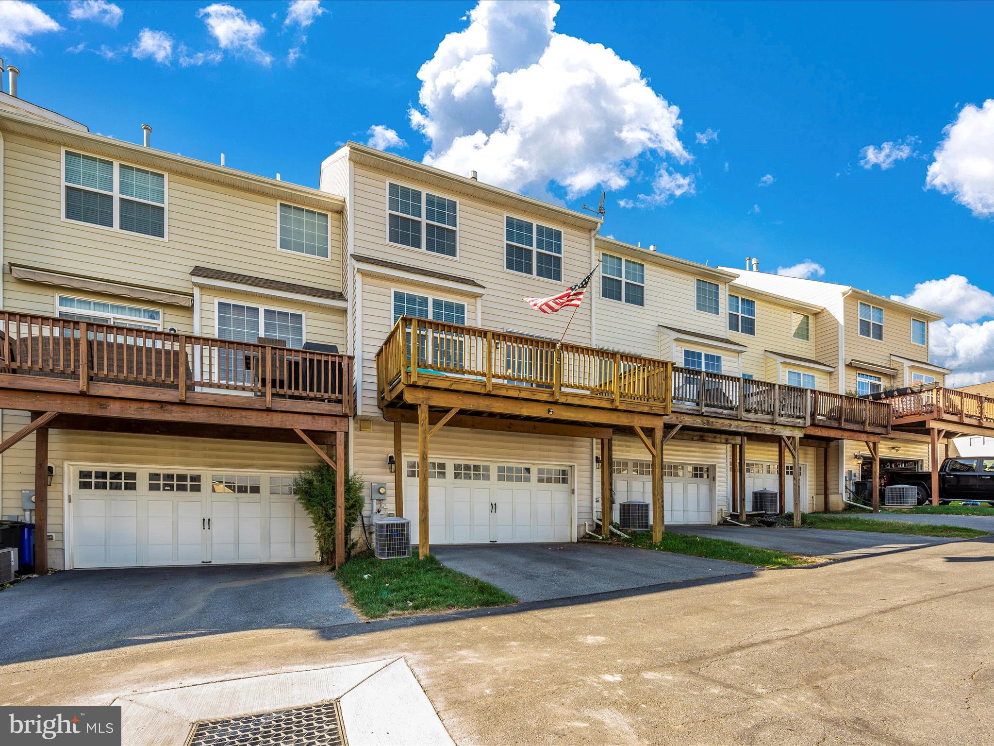 BRINKLEY MANOR - Residential