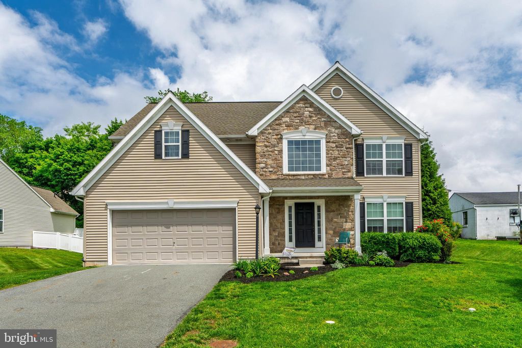 Photo of 8 Copperwood Lane, EPHRATA, PA 17522 (MLS # PALA2070022)