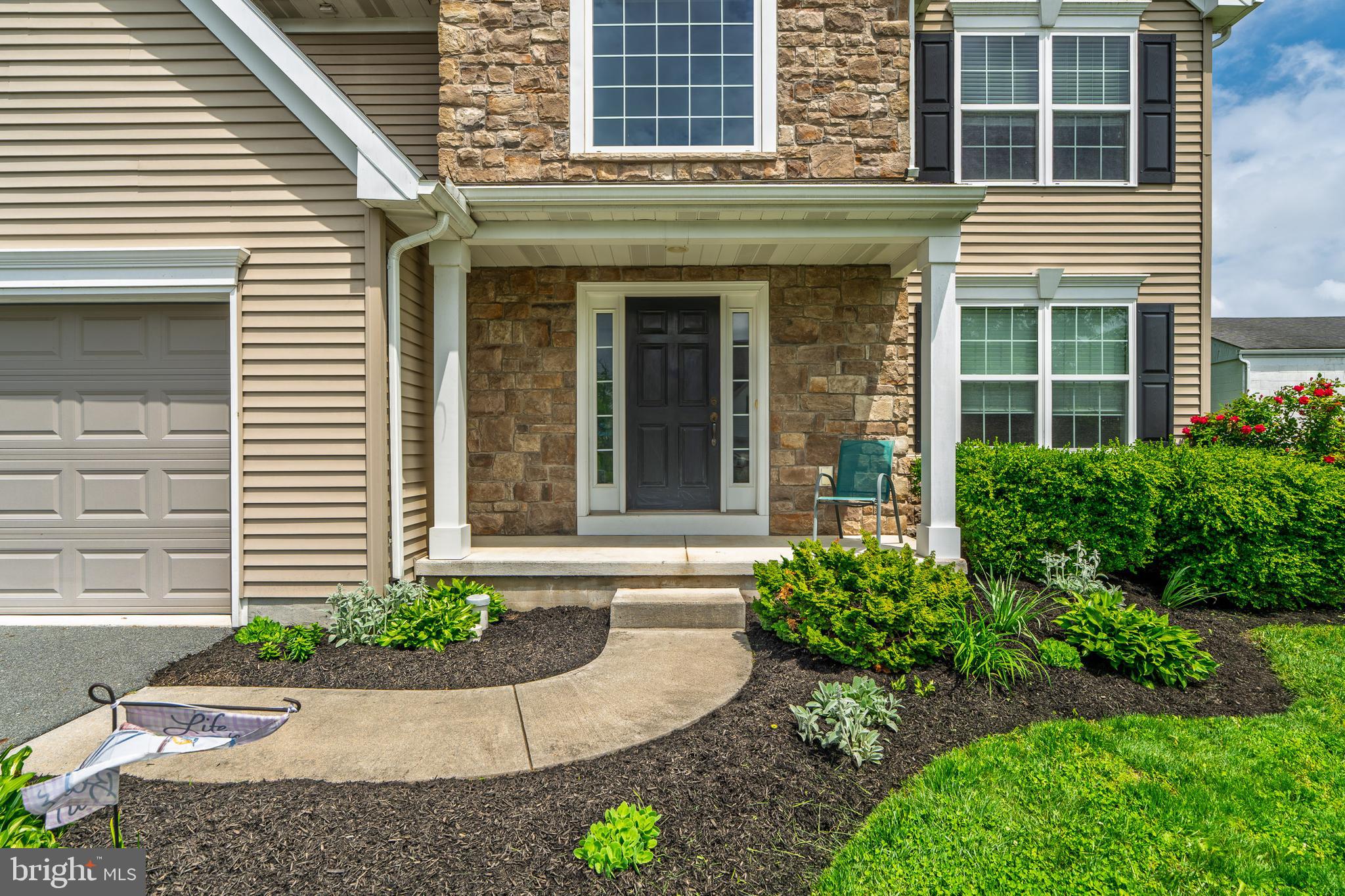 8 COPPERWOOD LANE