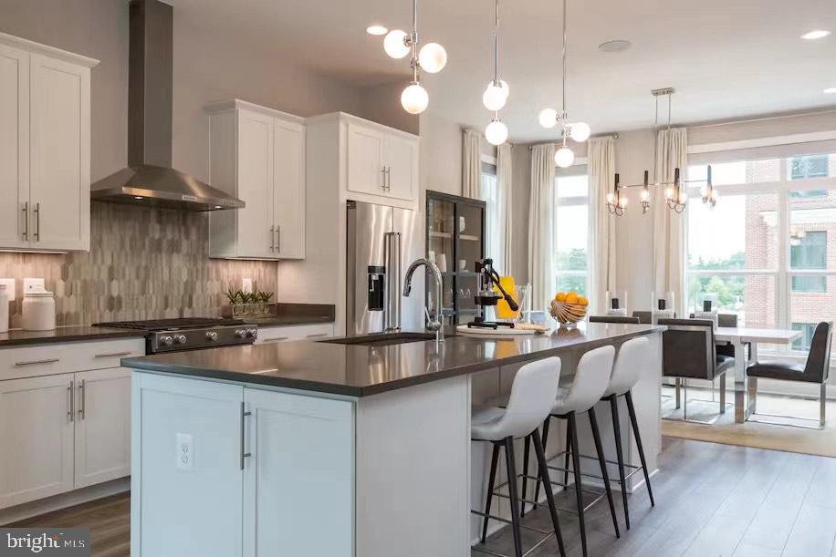 WEST OAKS CORNER - Residential Lease