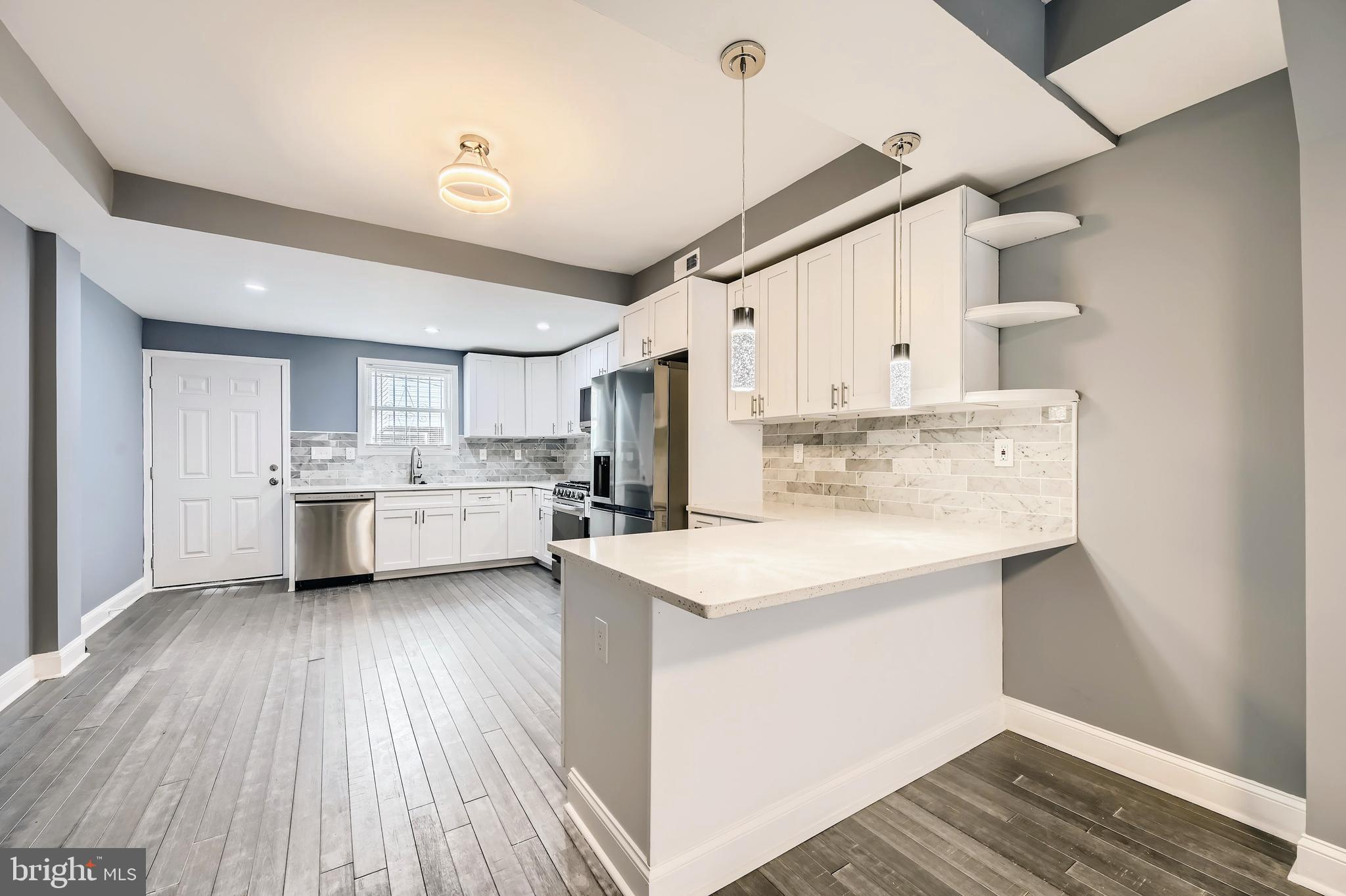 ELLWOOD PARK - Residential