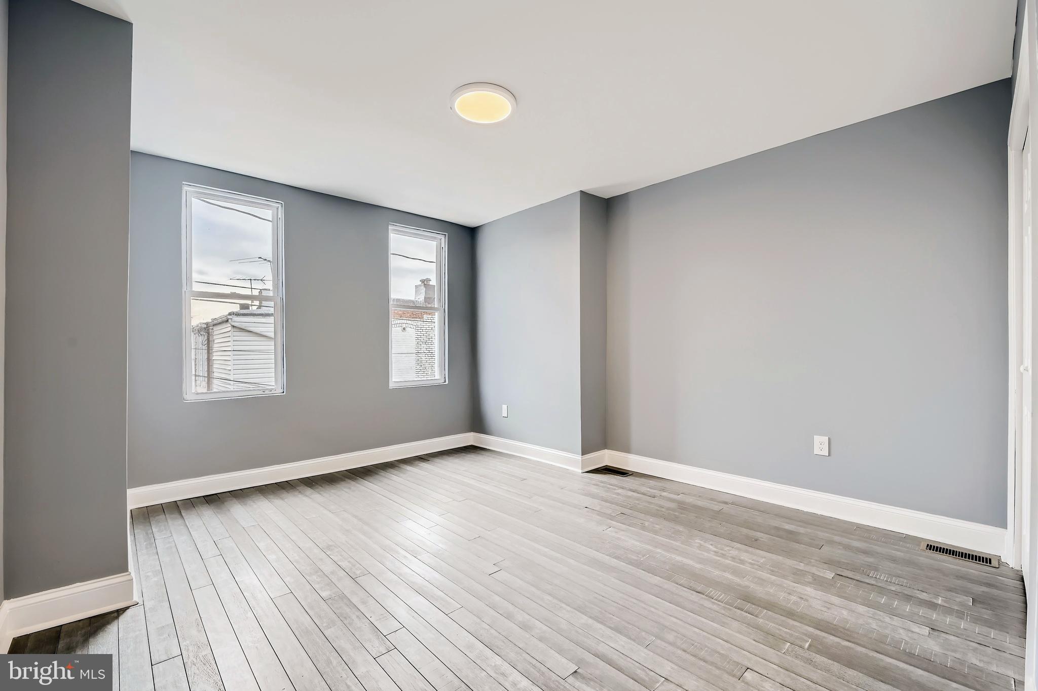 ELLWOOD PARK - Residential