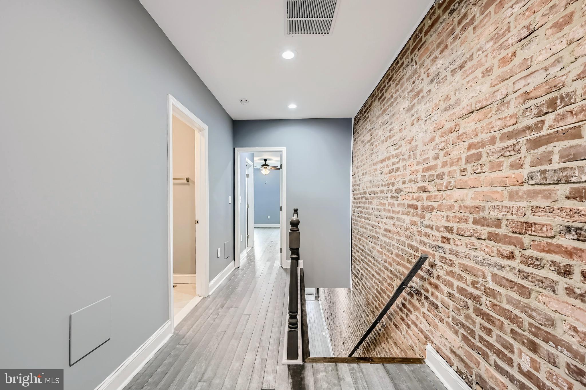 ELLWOOD PARK - Residential