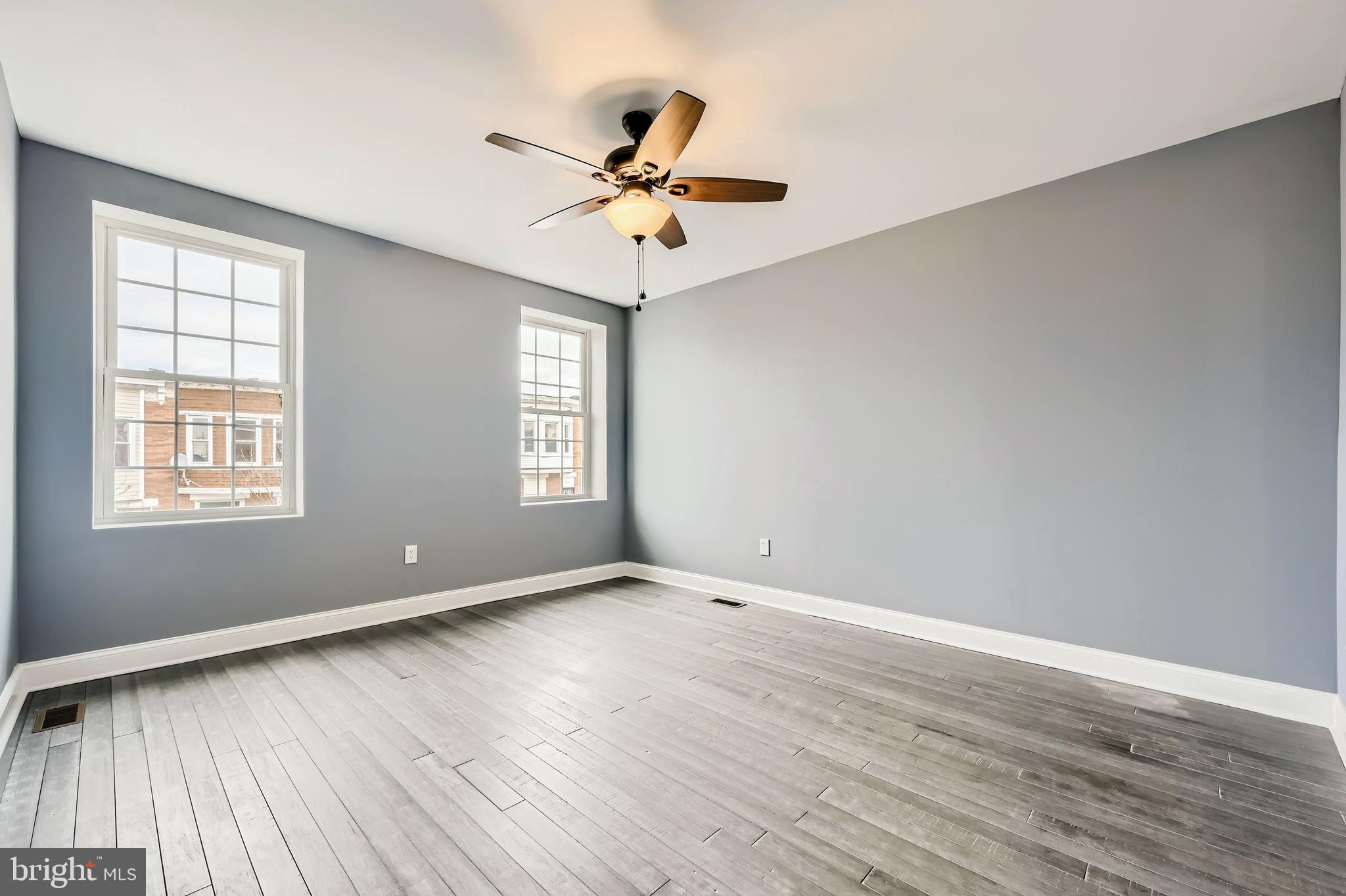 ELLWOOD PARK - Residential