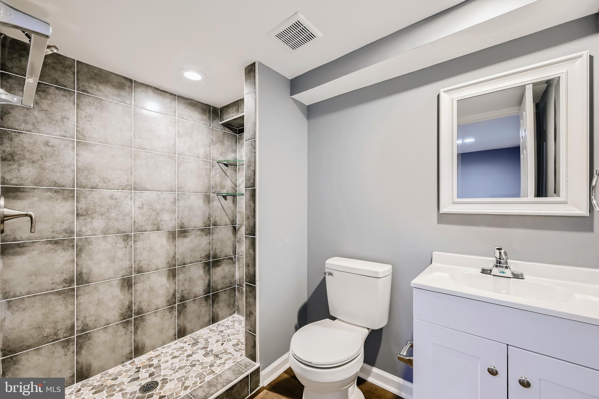 ELLWOOD PARK - Residential