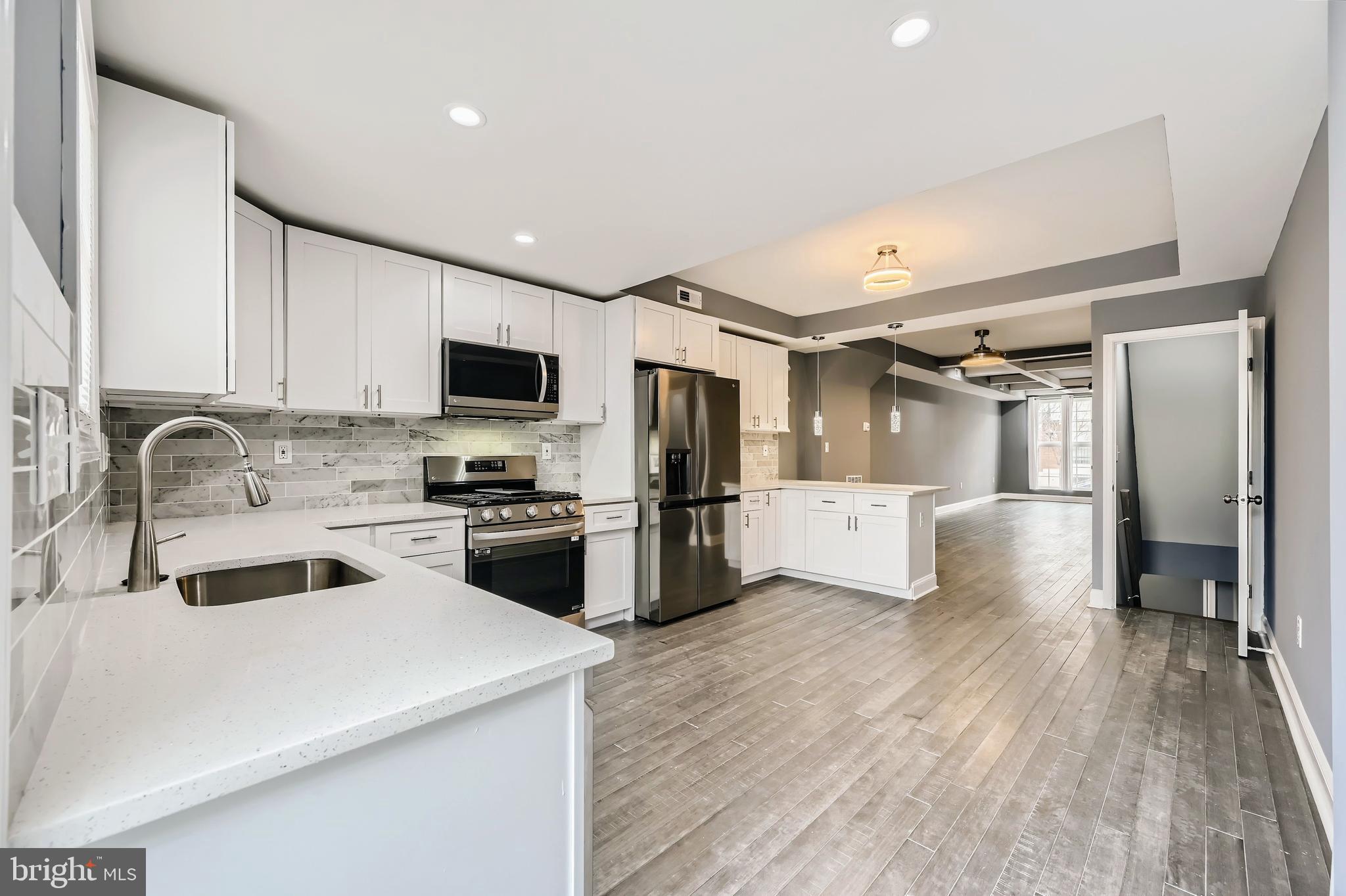 ELLWOOD PARK - Residential