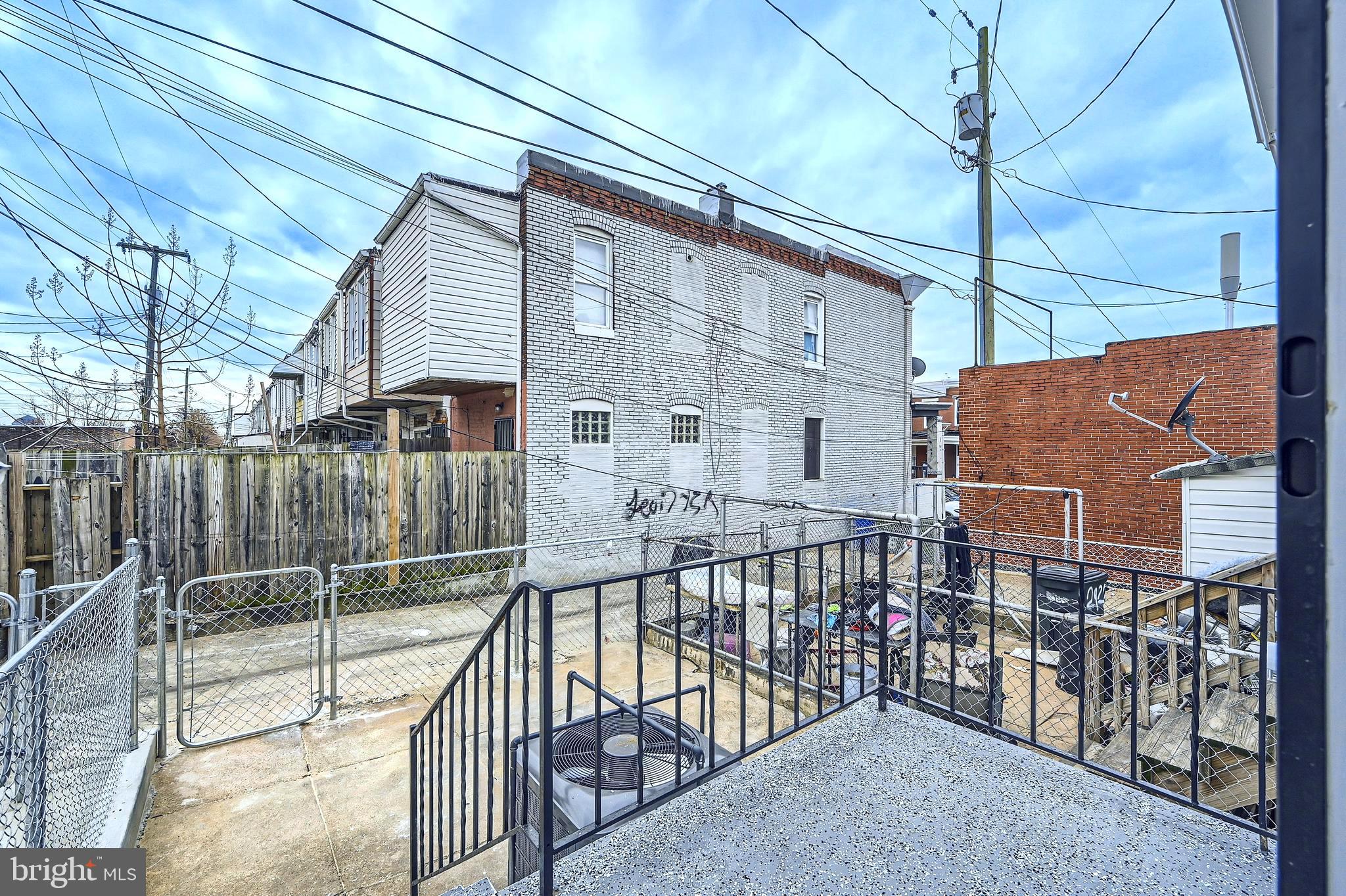 ELLWOOD PARK - Residential