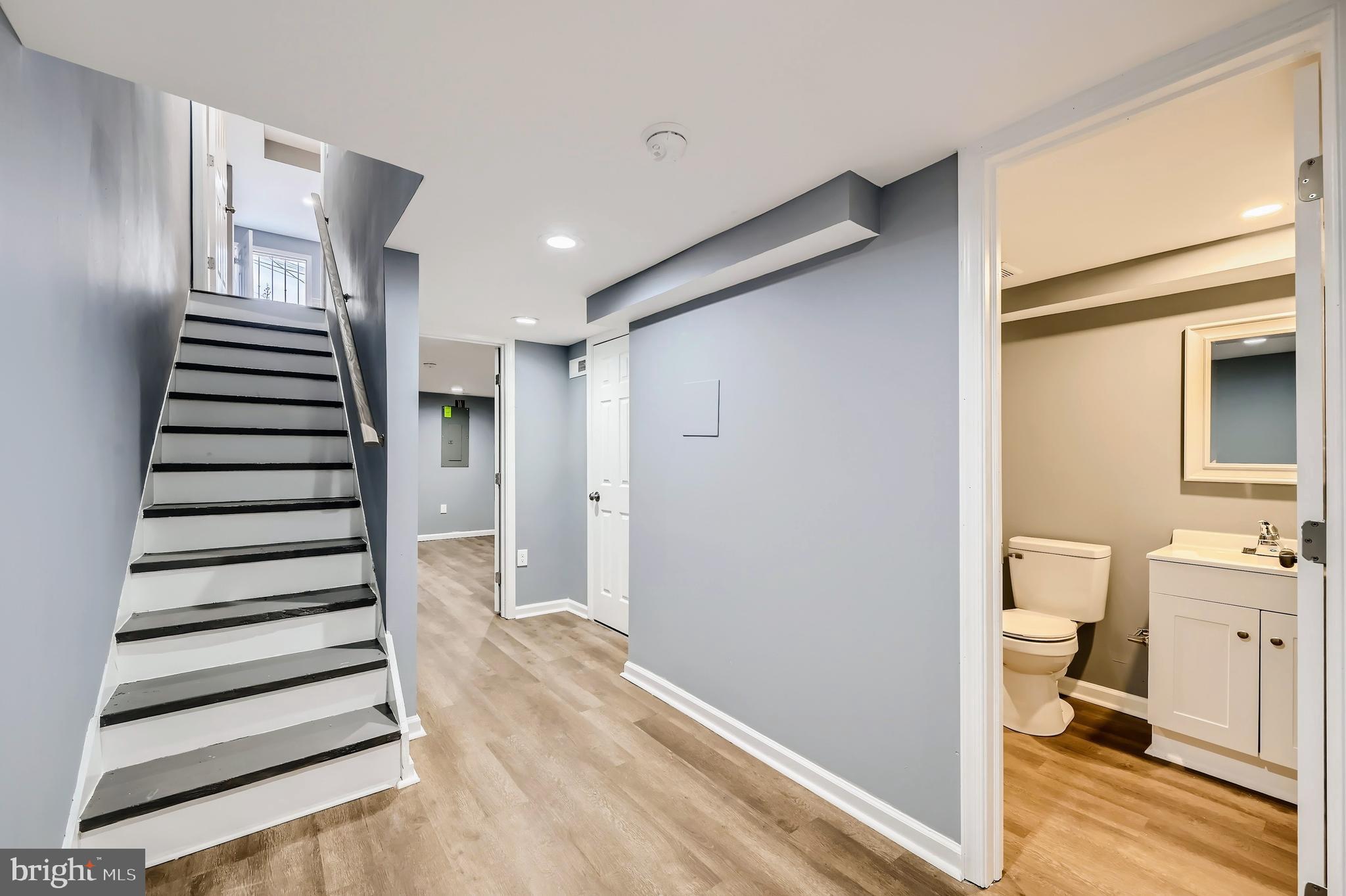 ELLWOOD PARK - Residential