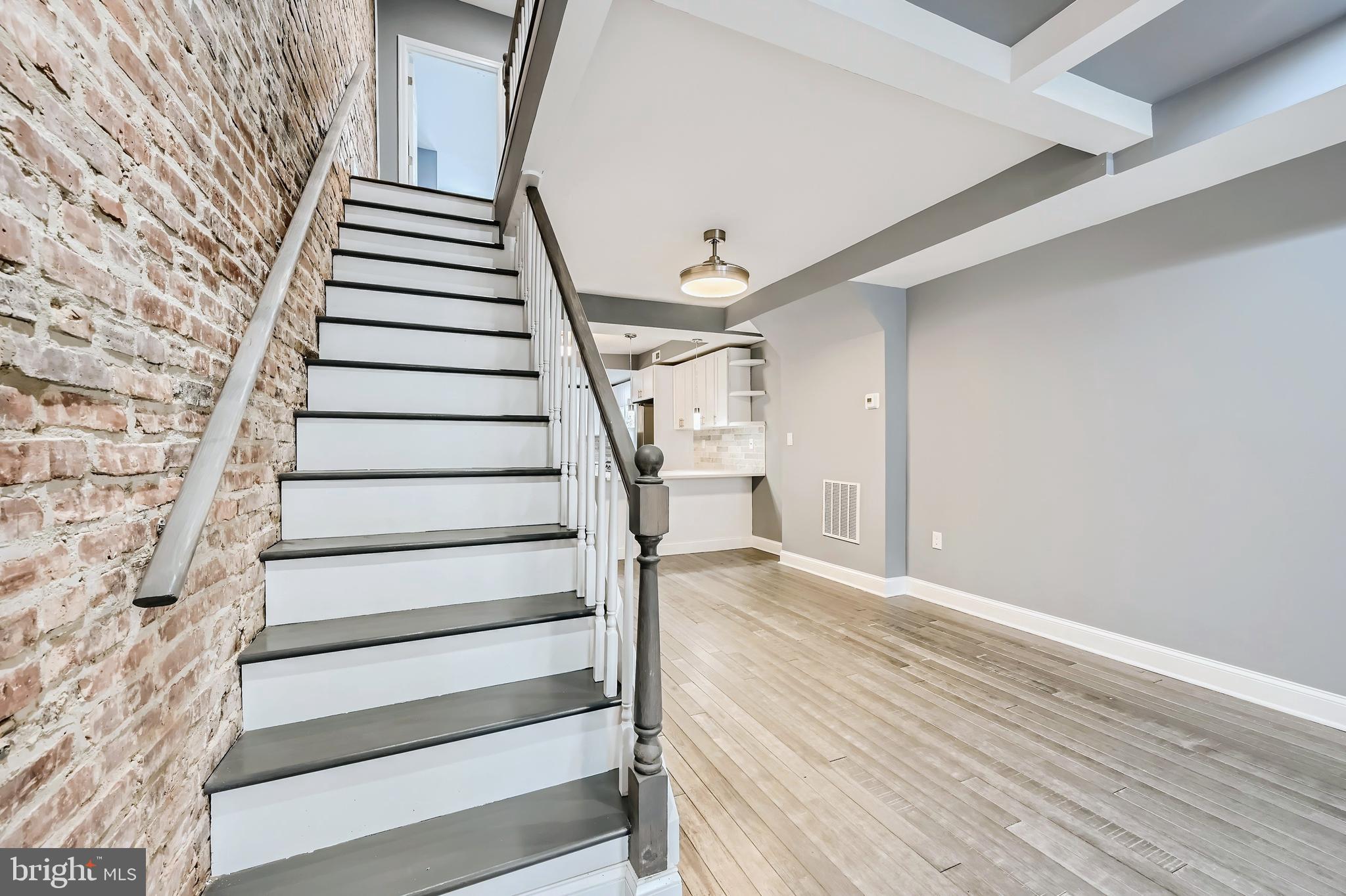 ELLWOOD PARK - Residential