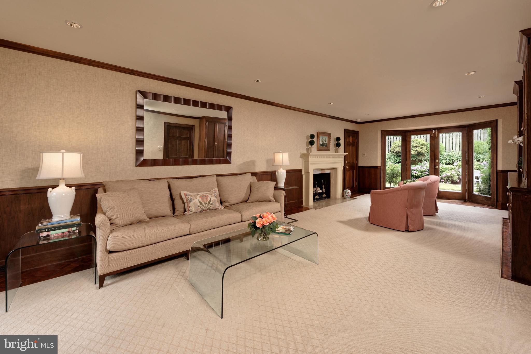 WINDSOR OAKS - Residential