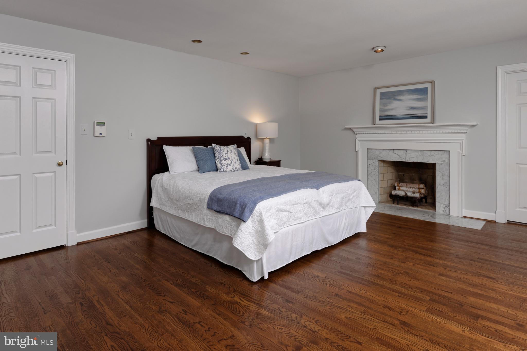 WINDSOR OAKS - Residential