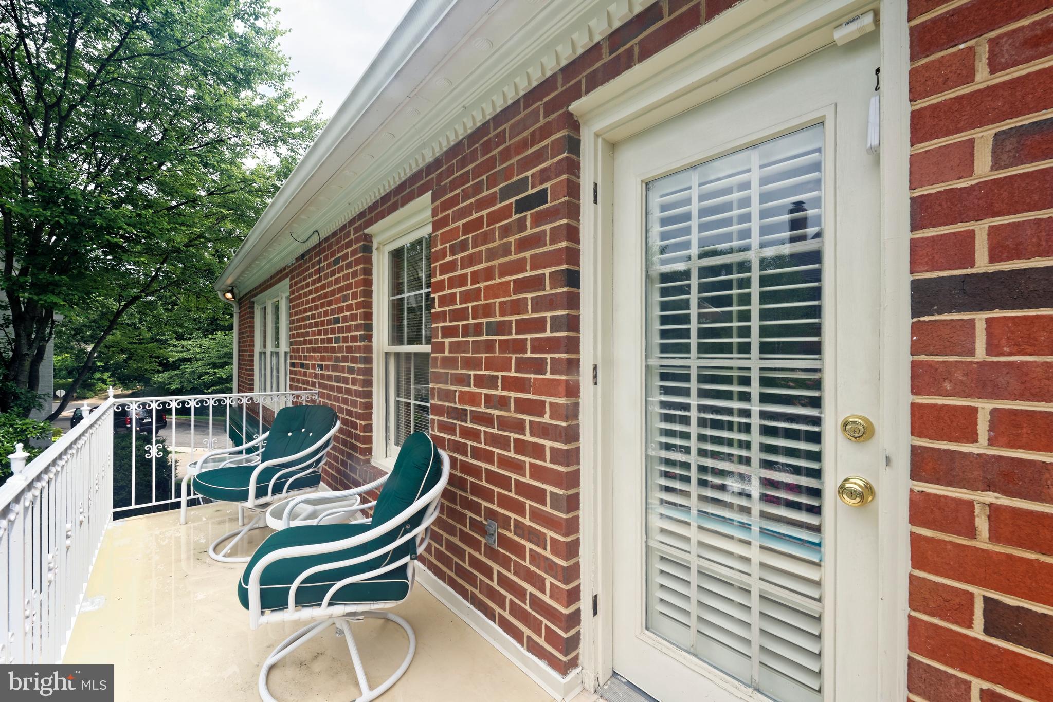 WINDSOR OAKS - Residential