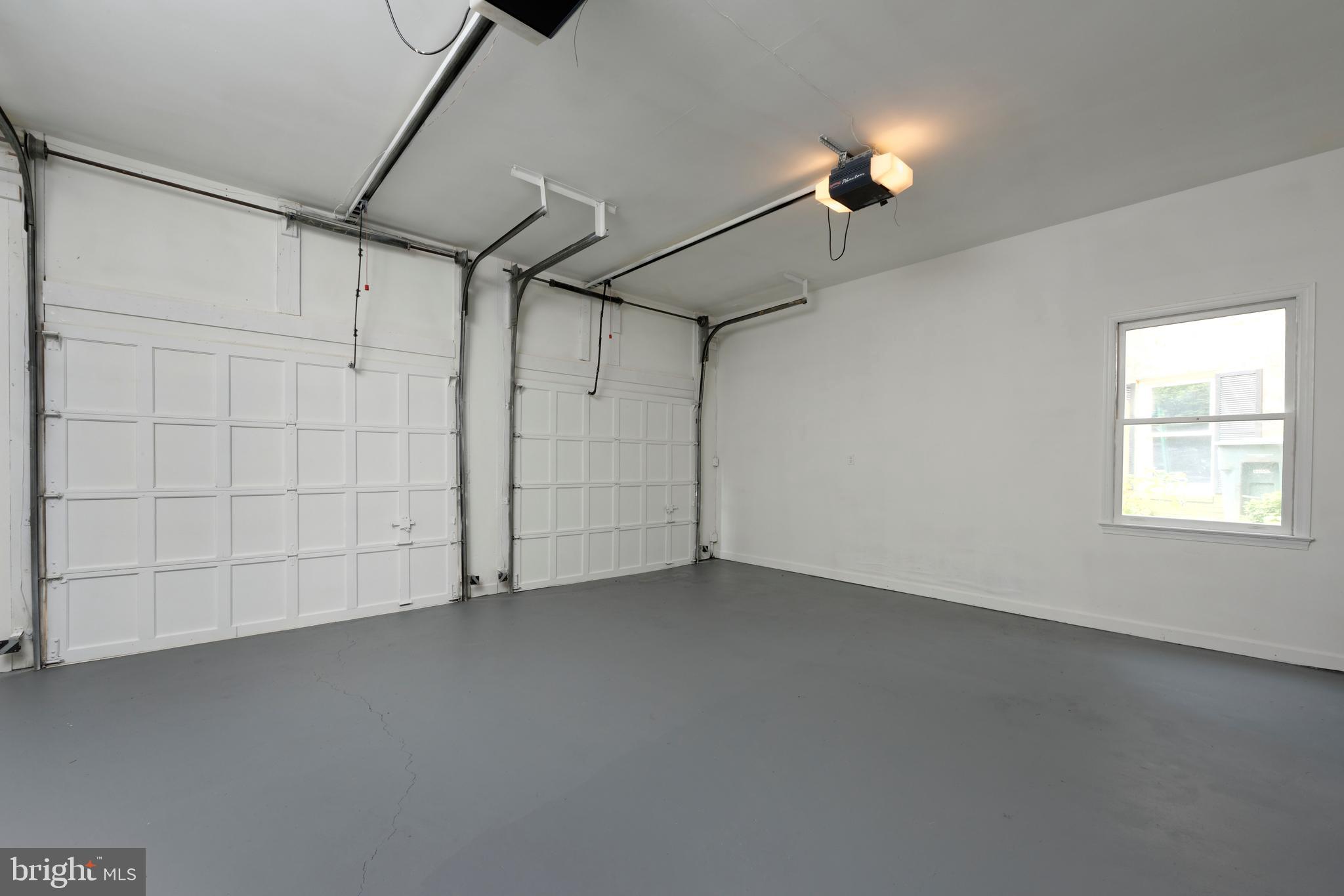 WINDSOR OAKS - Residential