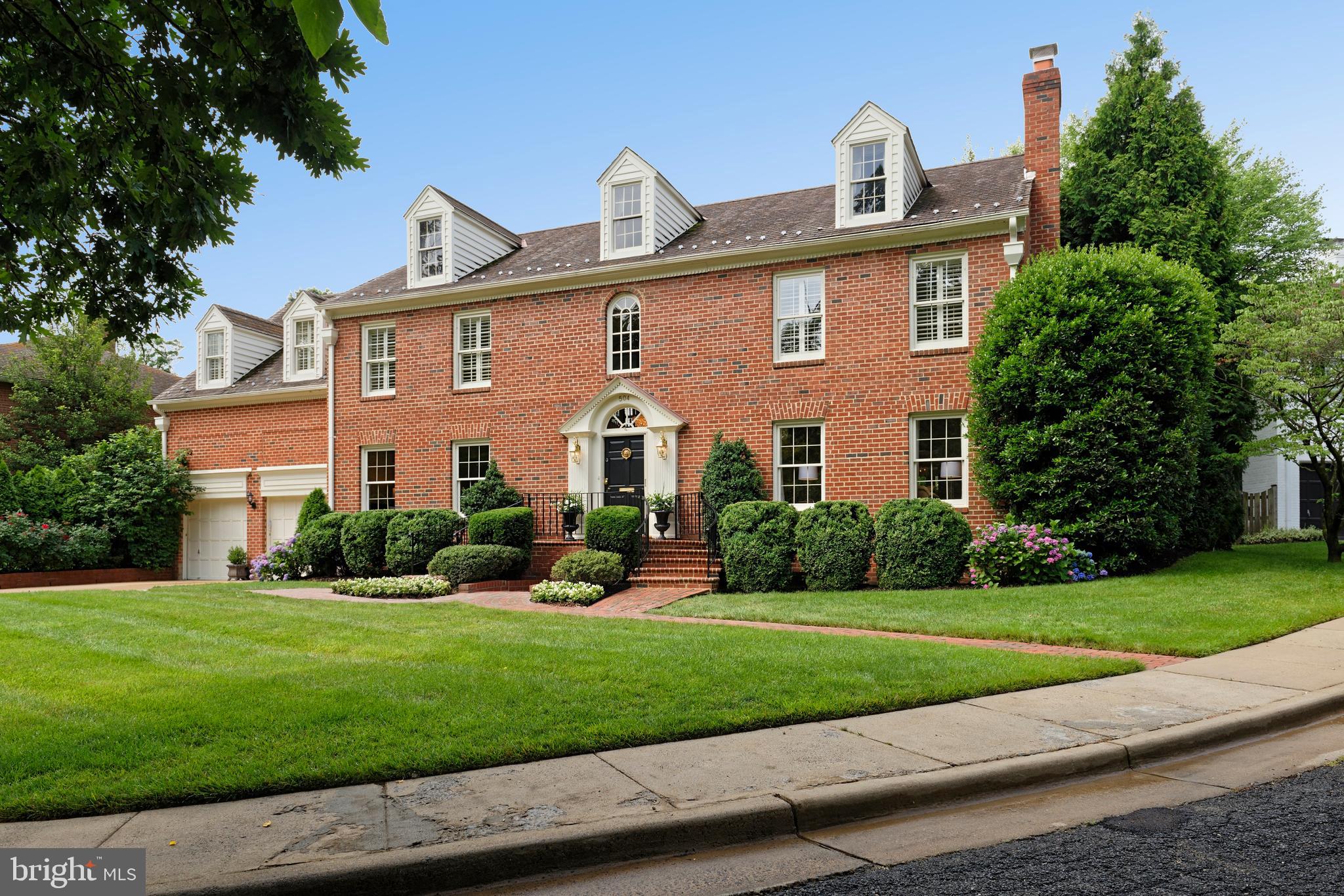 WINDSOR OAKS - Residential