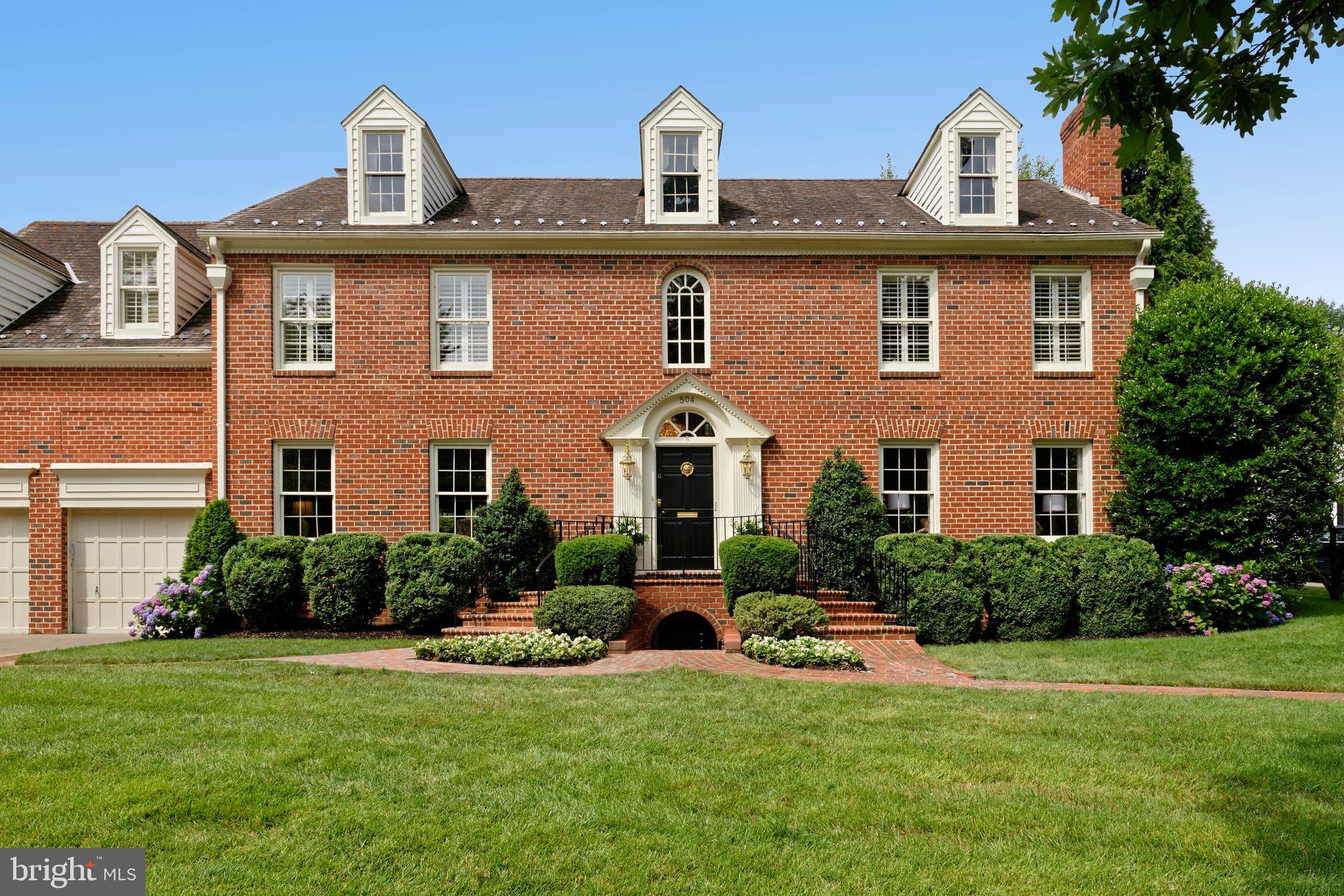 WINDSOR OAKS - Residential