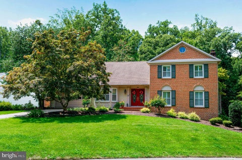 Photo of 11816 Antietam Road, WOODBRIDGE, VA 22192 (MLS # VAPW2126784)